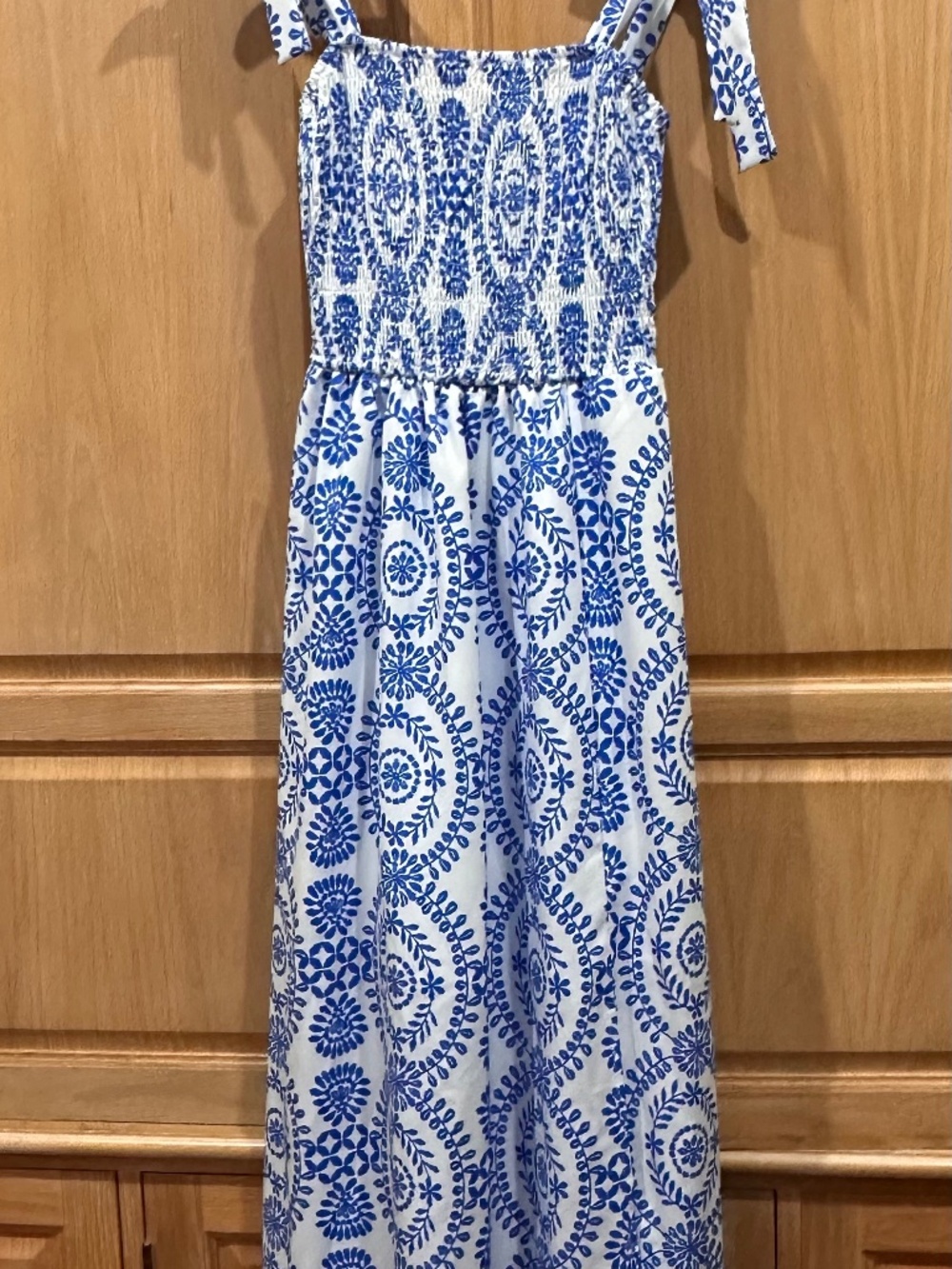 Maxi dress with tie straps